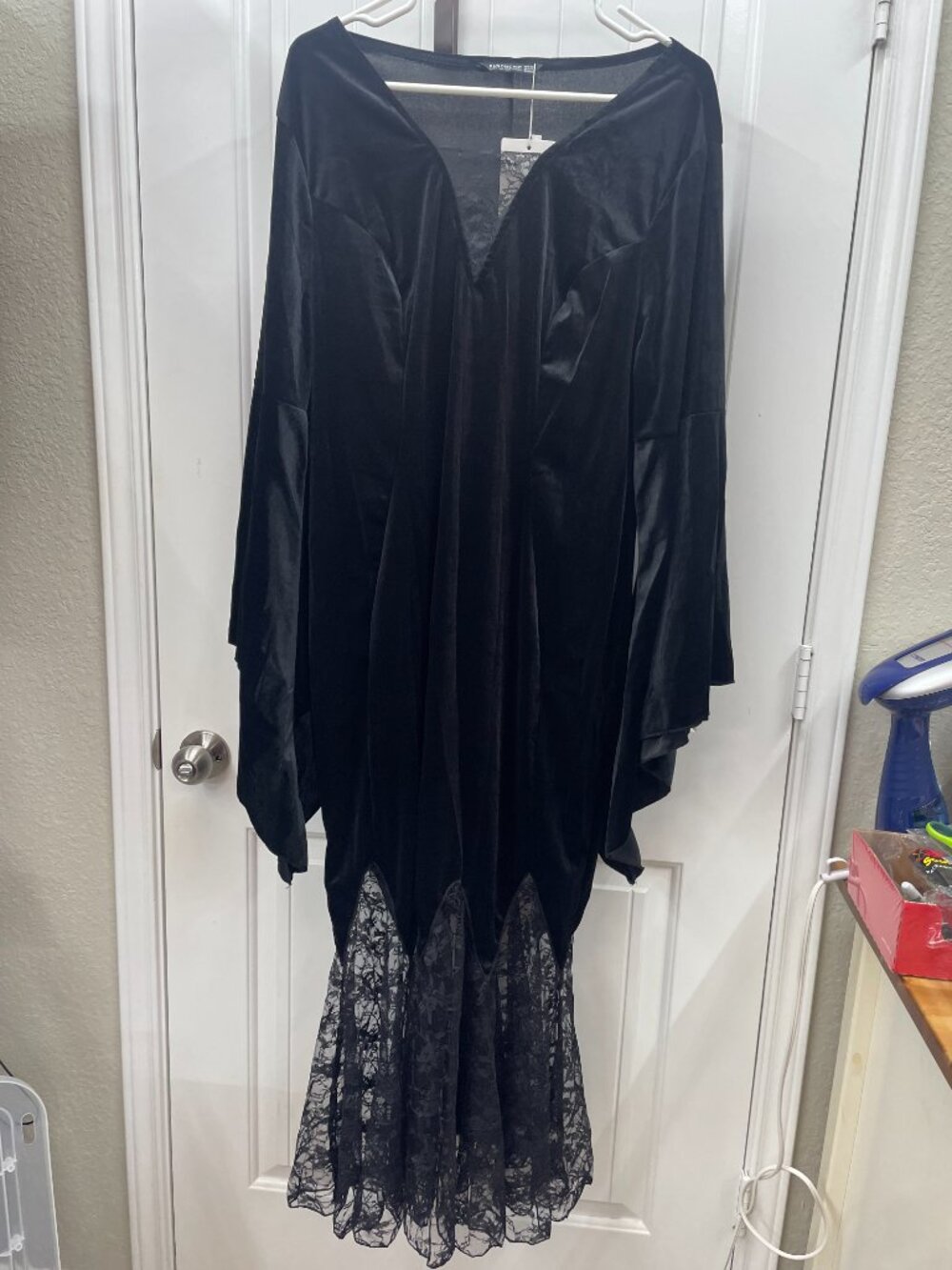 New BloomChic Black Velvet Halloween Witch Dress Size 18 - 20, 2X - Picture 9 of 9